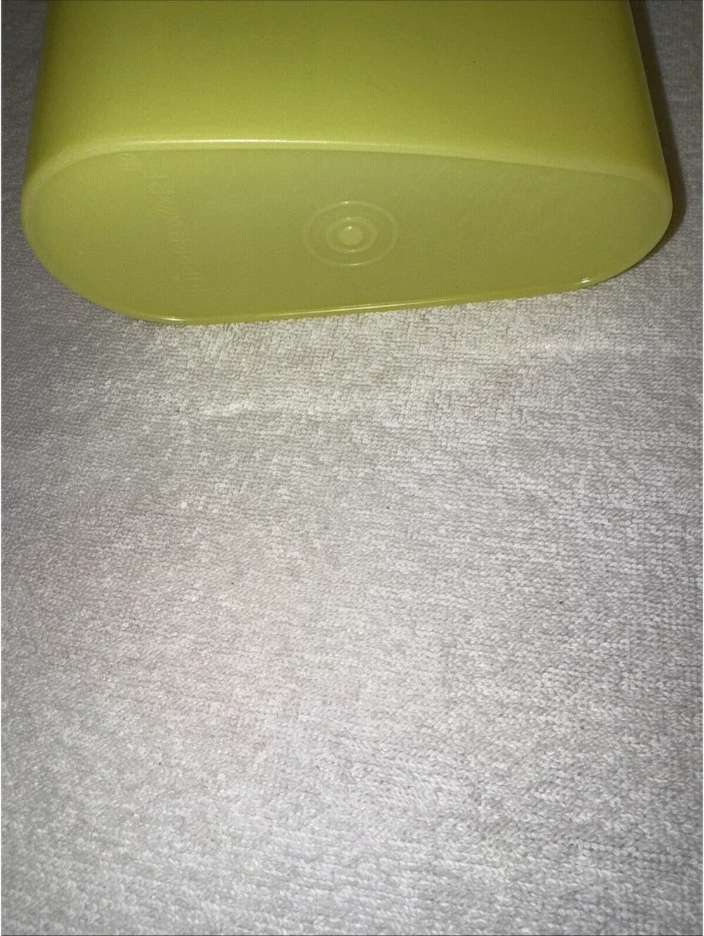Tupperware vintage Beverage Buddy Yellow Color 1 Quart